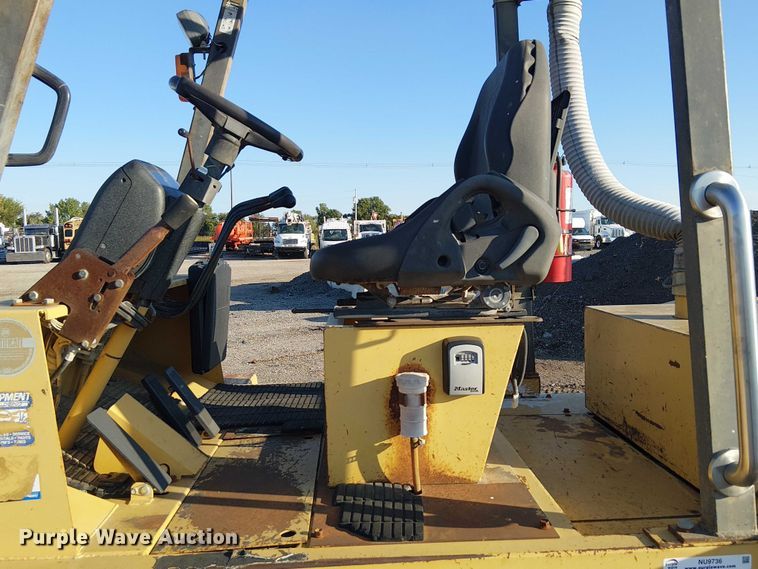 image for item NU9736 Caterpillar DP100 forklift