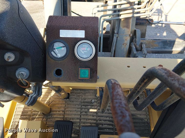 image for item NU9736 Caterpillar DP100 forklift