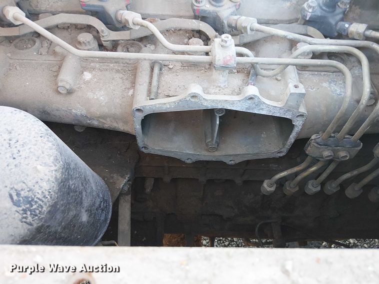 image for item NU9736 Caterpillar DP100 forklift