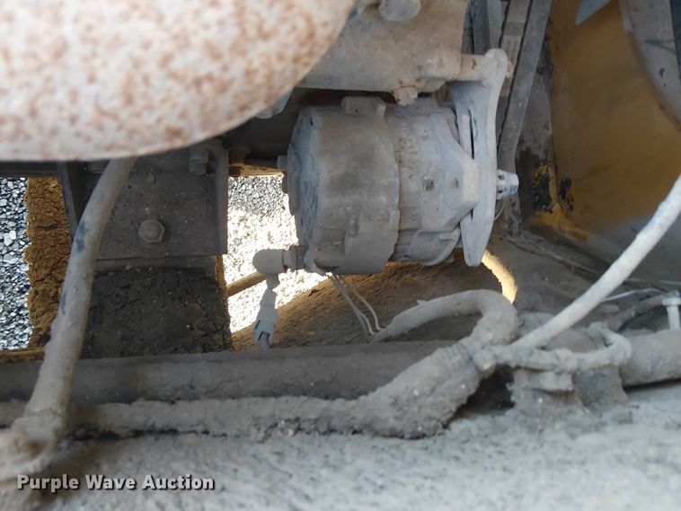 image for item NU9736 Caterpillar DP100 forklift