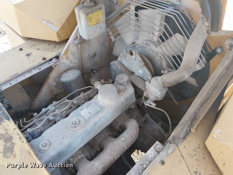 image for item NU9736 Caterpillar DP100 forklift