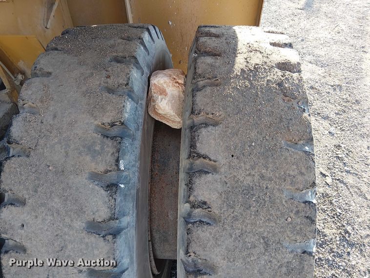 image for item NU9736 Caterpillar DP100 forklift