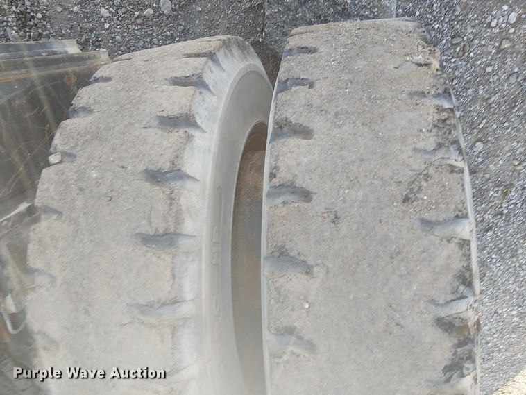 image for item NU9736 Caterpillar DP100 forklift