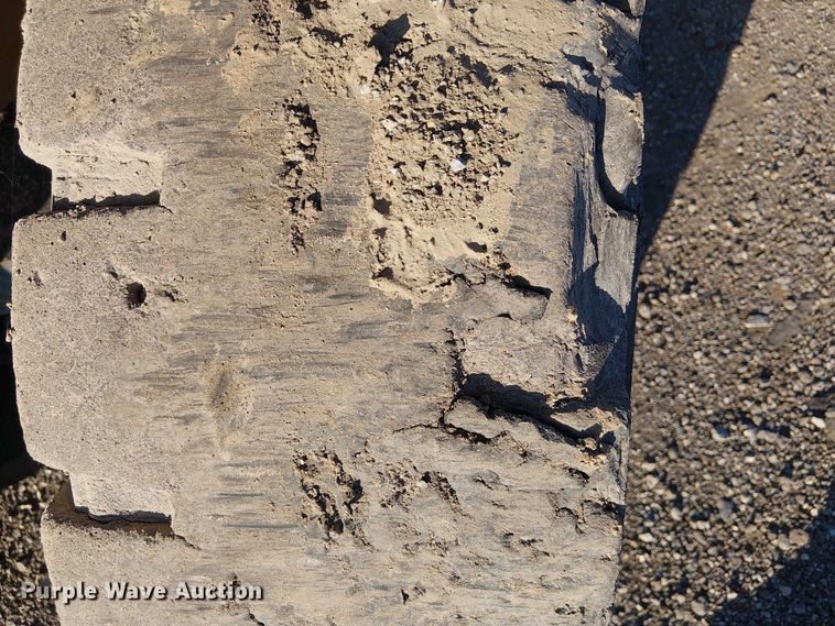 image for item NU9736 Caterpillar DP100 forklift