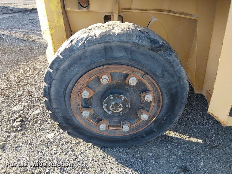 image for item NU9736 Caterpillar DP100 forklift