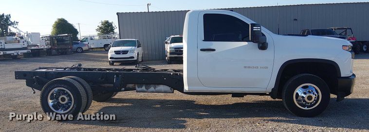 image for item NU9737 2020 Chevrolet Silverado 3500HD pickup truck cab and chassis
