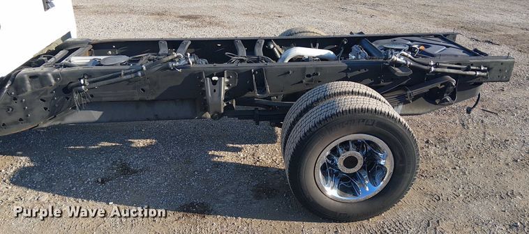 image for item NU9737 2020 Chevrolet Silverado 3500HD pickup truck cab and chassis