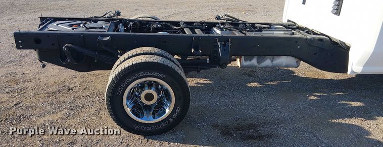 image for item NU9737 2020 Chevrolet Silverado 3500HD pickup truck cab and chassis