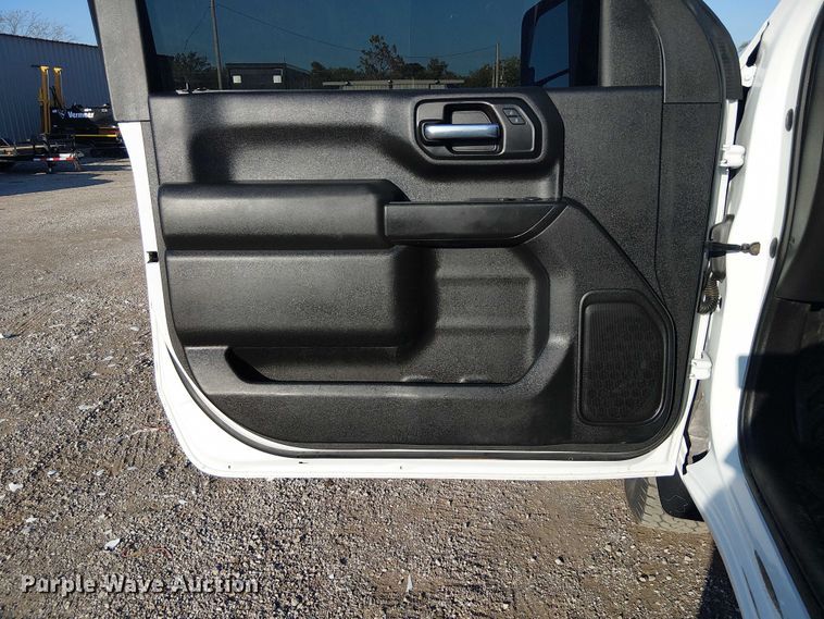 image for item NU9737 2020 Chevrolet Silverado 3500HD pickup truck cab and chassis