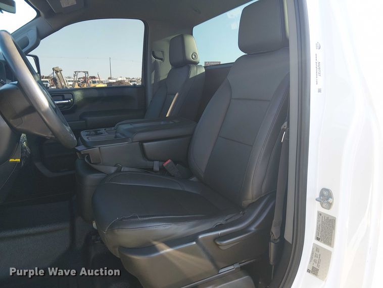 image for item NU9737 2020 Chevrolet Silverado 3500HD pickup truck cab and chassis