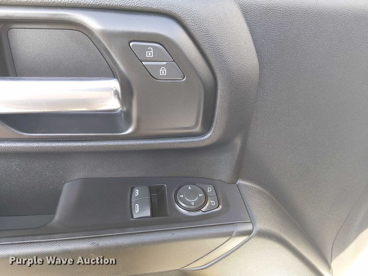 image for item NU9737 2020 Chevrolet Silverado 3500HD pickup truck cab and chassis