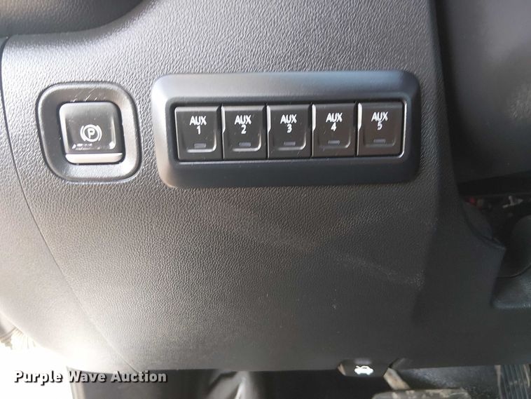 image for item NU9737 2020 Chevrolet Silverado 3500HD pickup truck cab and chassis