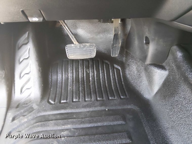 image for item NU9737 2020 Chevrolet Silverado 3500HD pickup truck cab and chassis