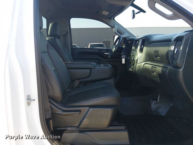 image for item NU9737 2020 Chevrolet Silverado 3500HD pickup truck cab and chassis