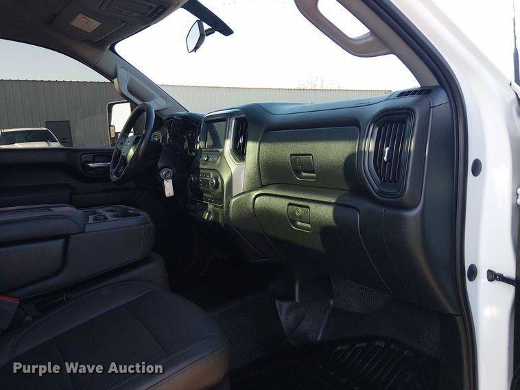 image for item NU9737 2020 Chevrolet Silverado 3500HD pickup truck cab and chassis