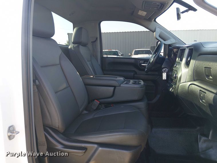 image for item NU9737 2020 Chevrolet Silverado 3500HD pickup truck cab and chassis