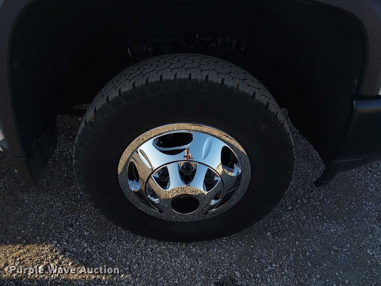 image for item NU9737 2020 Chevrolet Silverado 3500HD pickup truck cab and chassis