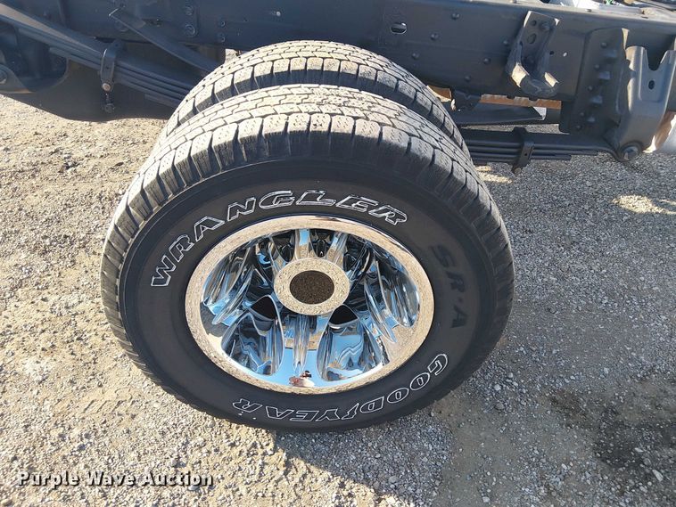 image for item NU9737 2020 Chevrolet Silverado 3500HD pickup truck cab and chassis