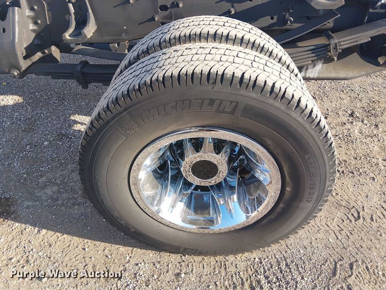 image for item NU9737 2020 Chevrolet Silverado 3500HD pickup truck cab and chassis