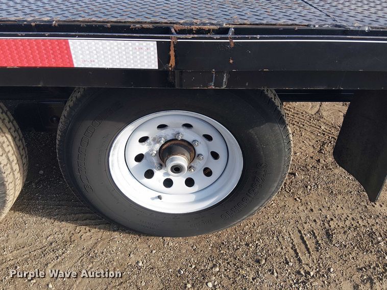 image for item NU9738 2013 Temco Mfg. Inc. flatbed trailer