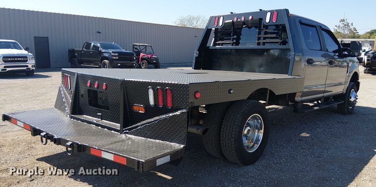 image for item NU9742 2019 Ford F350 Super Duty XL Crew Cab flatbed pickup truck