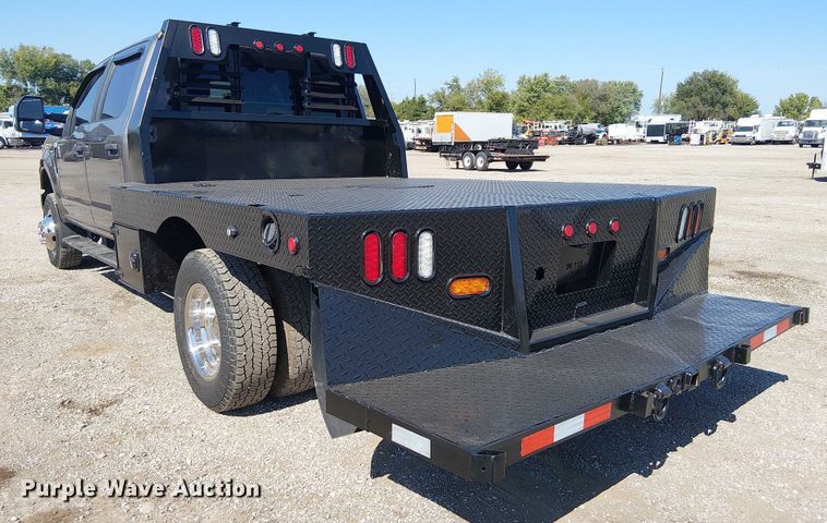 image for item NU9742 2019 Ford F350 Super Duty XL Crew Cab flatbed pickup truck