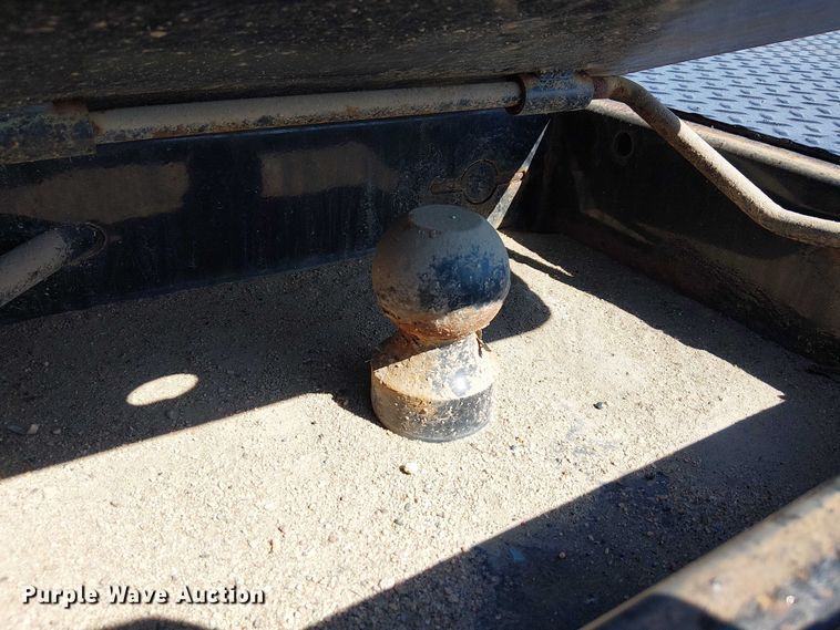 image for item NU9742 2019 Ford F350 Super Duty XL Crew Cab flatbed pickup truck