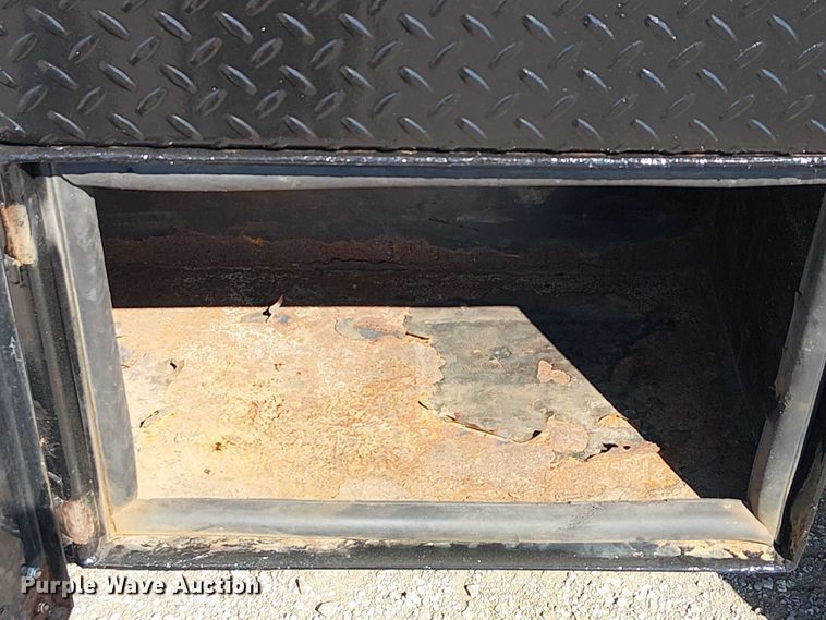 image for item NU9742 2019 Ford F350 Super Duty XL Crew Cab flatbed pickup truck