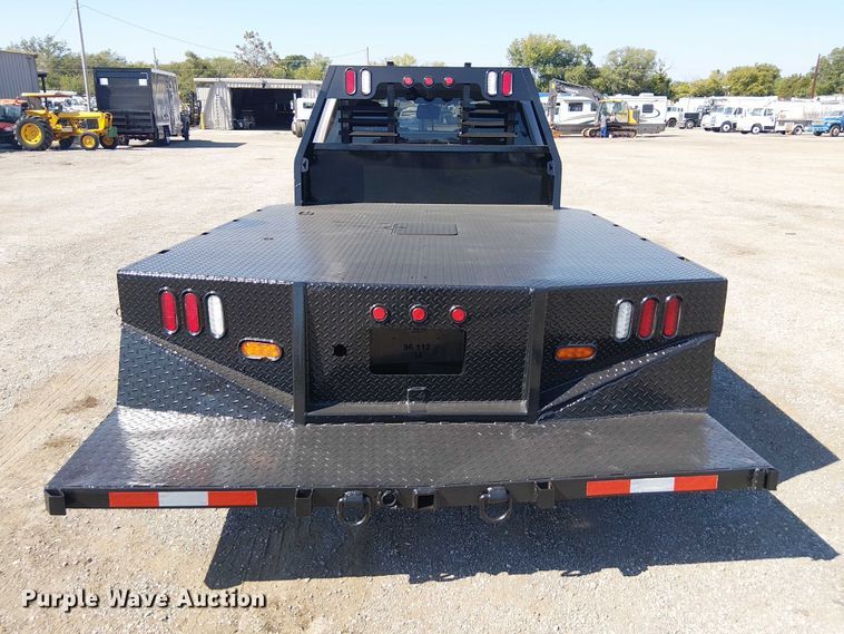 image for item NU9742 2019 Ford F350 Super Duty XL Crew Cab flatbed pickup truck