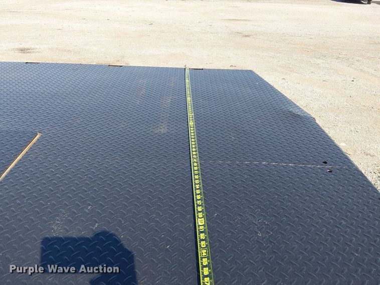 image for item NU9742 2019 Ford F350 Super Duty XL Crew Cab flatbed pickup truck