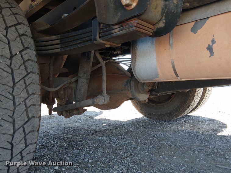 image for item NU9742 2019 Ford F350 Super Duty XL Crew Cab flatbed pickup truck