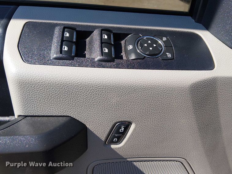 image for item NU9742 2019 Ford F350 Super Duty XL Crew Cab flatbed pickup truck