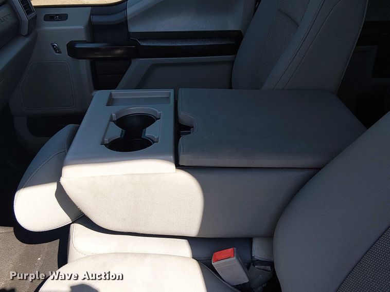 image for item NU9742 2019 Ford F350 Super Duty XL Crew Cab flatbed pickup truck