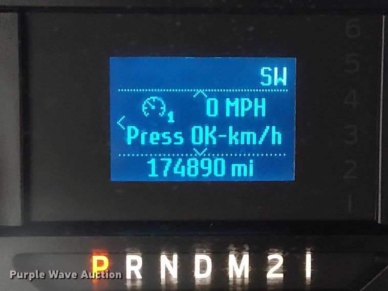 image for item NU9742 2019 Ford F350 Super Duty XL Crew Cab flatbed pickup truck