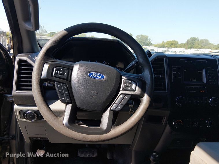 image for item NU9742 2019 Ford F350 Super Duty XL Crew Cab flatbed pickup truck