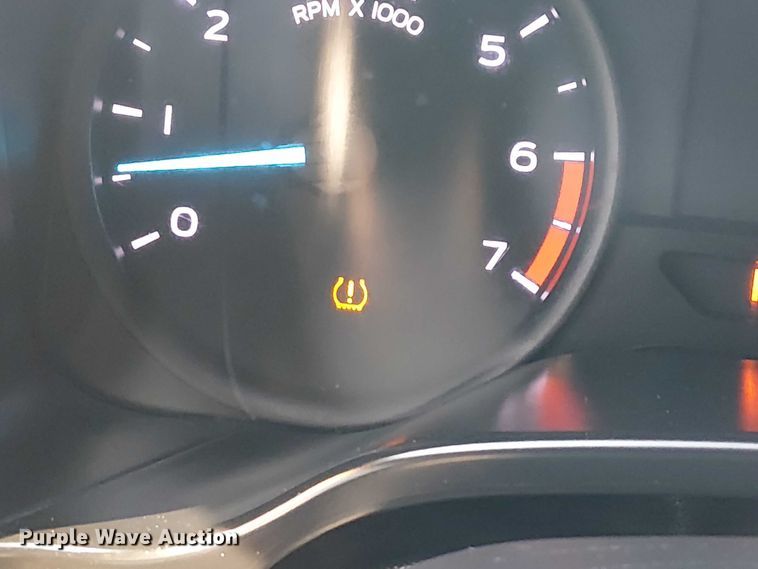 image for item NU9742 2019 Ford F350 Super Duty XL Crew Cab flatbed pickup truck