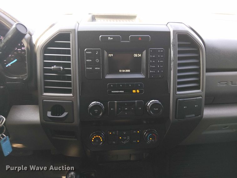 image for item NU9742 2019 Ford F350 Super Duty XL Crew Cab flatbed pickup truck