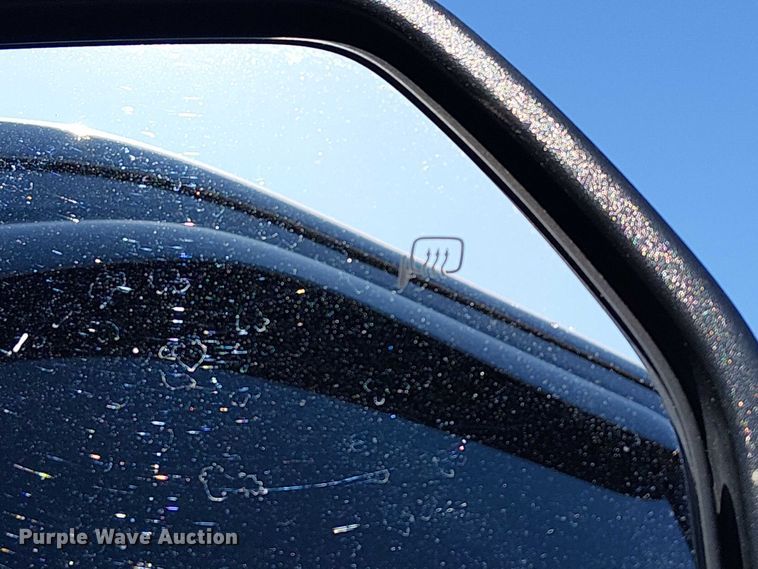 image for item NU9742 2019 Ford F350 Super Duty XL Crew Cab flatbed pickup truck