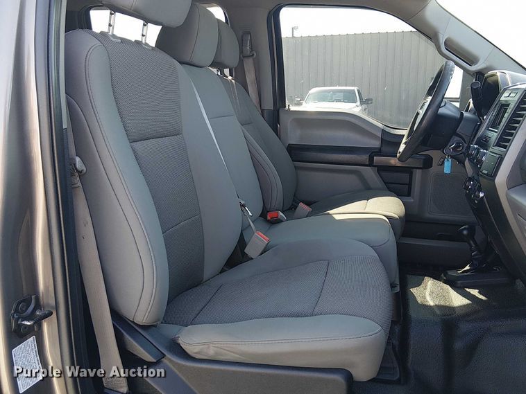 image for item NU9742 2019 Ford F350 Super Duty XL Crew Cab flatbed pickup truck