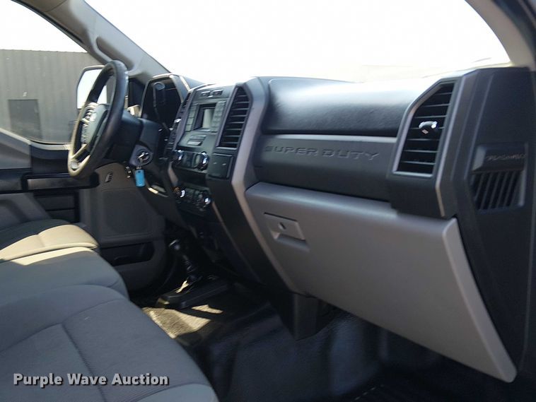 image for item NU9742 2019 Ford F350 Super Duty XL Crew Cab flatbed pickup truck