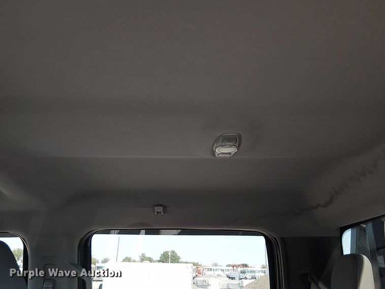 image for item NU9742 2019 Ford F350 Super Duty XL Crew Cab flatbed pickup truck