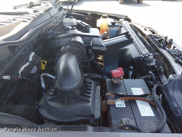 image for item NU9742 2019 Ford F350 Super Duty XL Crew Cab flatbed pickup truck