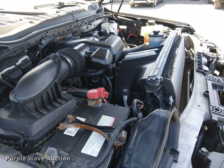 image for item NU9742 2019 Ford F350 Super Duty XL Crew Cab flatbed pickup truck