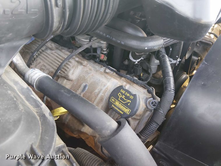 image for item NU9742 2019 Ford F350 Super Duty XL Crew Cab flatbed pickup truck