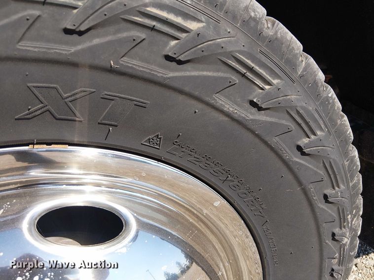 image for item NU9742 2019 Ford F350 Super Duty XL Crew Cab flatbed pickup truck