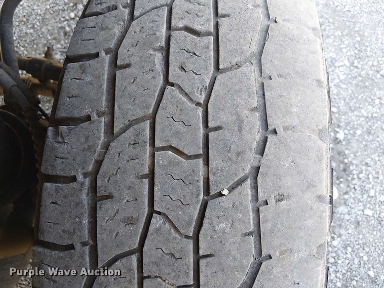 image for item NU9742 2019 Ford F350 Super Duty XL Crew Cab flatbed pickup truck