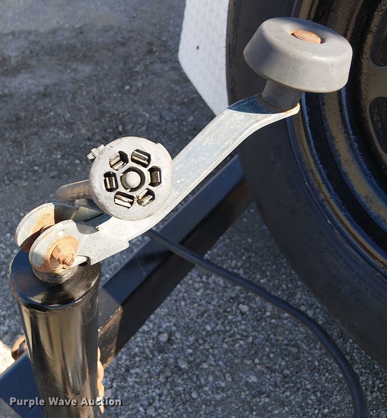 image for item NU9743 2001 Forest River CM716TA2 enclosed cargo trailer