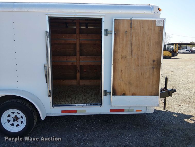 image for item NU9743 2001 Forest River CM716TA2 enclosed cargo trailer