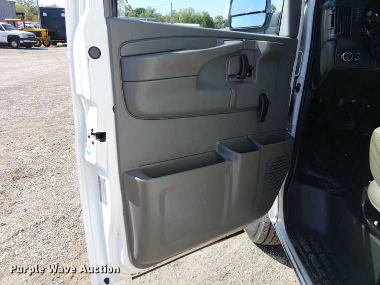 image for item NU9748 2014 Chevrolet Express G3500 delivery van