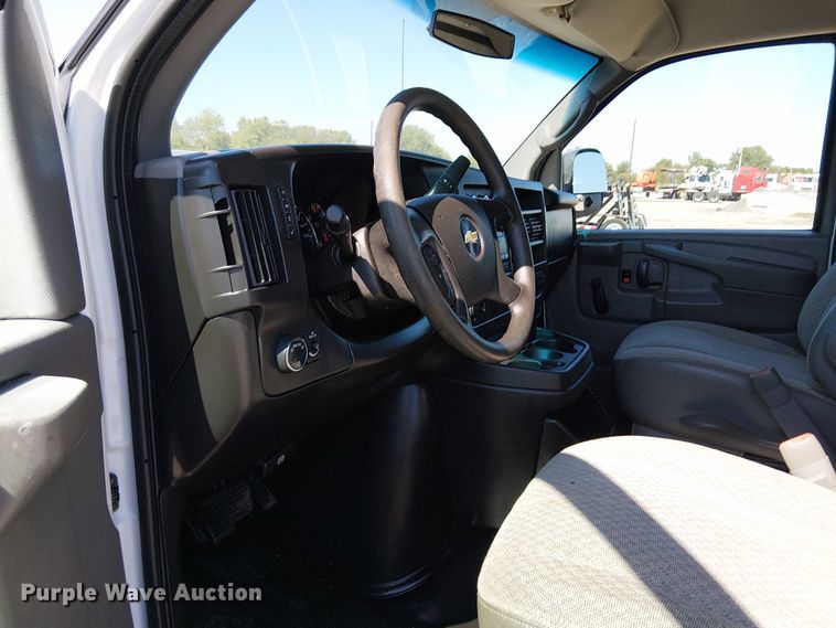 image for item NU9748 2014 Chevrolet Express G3500 delivery van